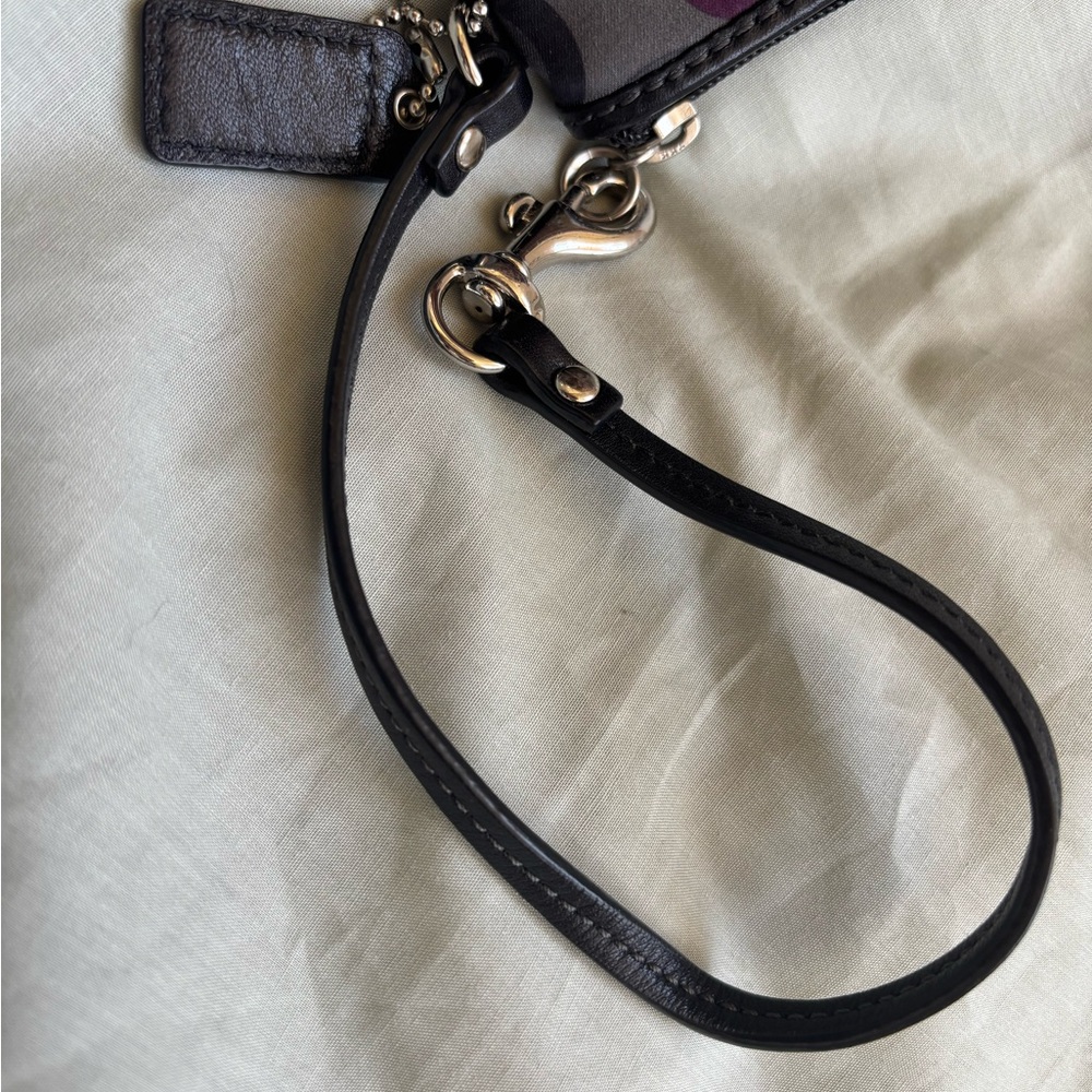Vintage Y2K COACH Signature C Pattern Wristlet in black and Purple - Picture 3 of 4